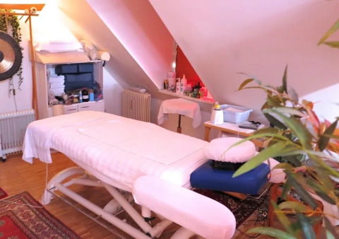 Massage Munich - Rückenmassage ... Ganzkörper ...