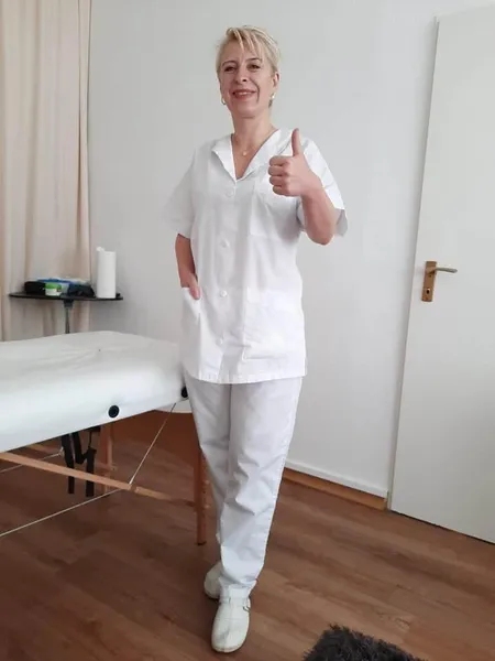 Mein Name ist Maria und ich bin eine professionelle Massagetherapeutin