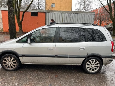 Opel Zafira 1.8 16V Elegance