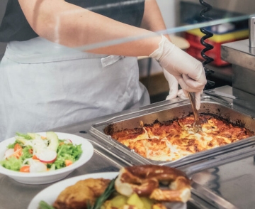 Minijob: Mitarbeiter*innen für Schulmensa & Kiosk gesucht (München Schwabing, Laim, Pasing) langfristig