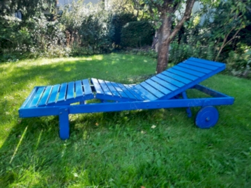 Gartenliege aus Holz mit Räder