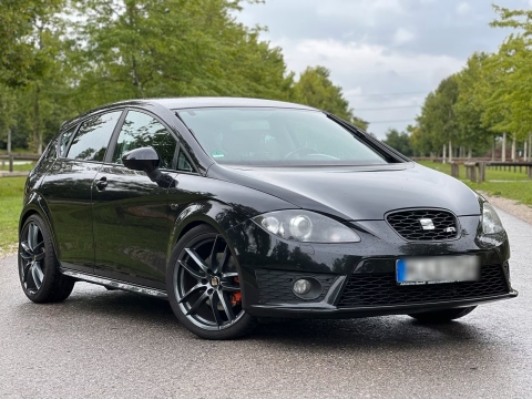 SEAT LEON 2.0 211ps FR/CUPRA/TÜV NEU 07.27 / Checkheft lückenlos!