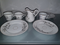 Antik! KPM Porzellan 9 Teile 5 Teller 3 Tassen Milchkännchen gemarkt! Rarität!