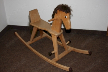 Holz-Schaukelpferd