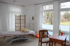 Praxisraum zur UNTERMIETE 2 Nachmittage: Dienstag u. Donnertag in Sendling Nähe U S - Bahnhof Harras