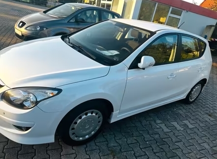 Hyundai i30 | TÜV 10/2027 | Top gepflegt