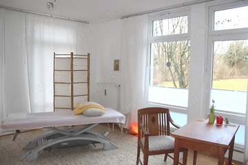 Praxisraum zur UNTERMIETE 2 Nachmittage: Dienstag u. Donnertag in Sendling Nähe U S - Bahnhof Harras