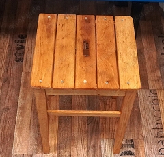 Sitzhocker, Holz Tragegriff, überarbeitet, wie neu