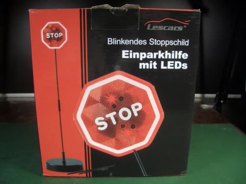Blinkendes Stoppschild Einparkhilfe mit LEDs Kaum gebrauchter Zustand im Originalkarton
