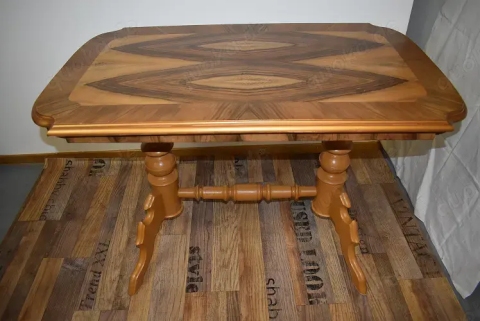 Eßtisch neu aufbearbeitet - Massiv Buche - Platte Nußbaum