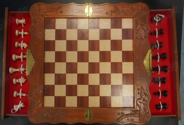 Schachkassette aus Holz, Vintage mit asiatischen Schnitzmotiven