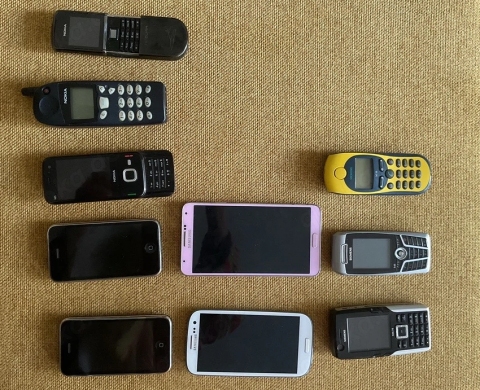 Handy Konvolut Nokia, Siemens, iPhone inkl. 8800 Sirocco (defekt) Sammler Bastler