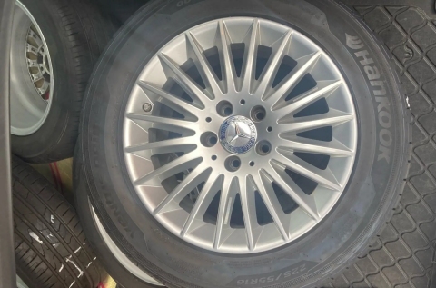 Orig Mercedes komplett RADSATZ 300km h 225 55R16Y u.a. passend für E-Kl 212 T u.v.a.