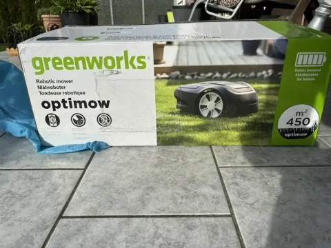 Rasenmäherroboter mit Aufladegarage Marke Greenworks ungebraucht zu verkaufen