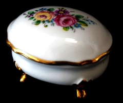 Porzellandose, Kleiber, bayer. Manufaktur, 8 x 6 cm, 22 Karat Goldrand