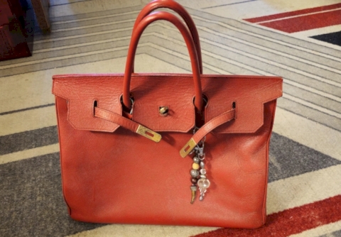 Schöne Ledertasche abzugeben