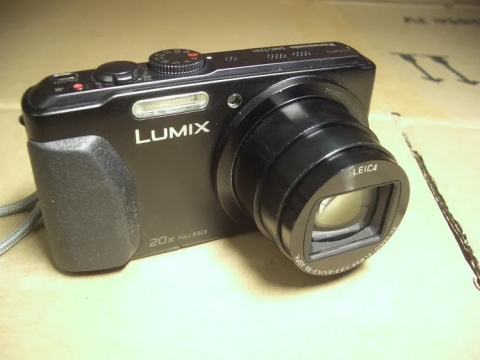 Panasonic LUMIX DMC-TZ41 Digitalkamera Objektiv 20x Leica-Zoom GPS, WiFi – defekt.