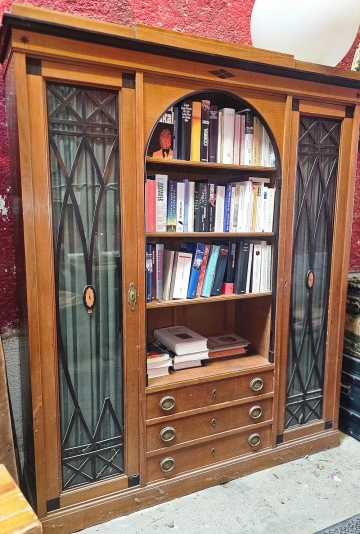 Kirschbaum-Schrank um 1910/1920