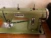 Nähmaschine in Möbel verbaut, Pedalantrieb