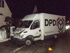 Lkw-Dieb beschädigt 20 Fahrzeuge bei der Flucht