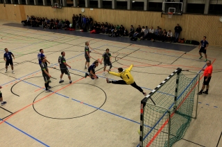 SV Laim Handball: Erste Herren gewinnen im Derby und behalten Spitzenplatz