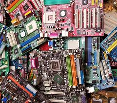 Neues Elektrogesetz: AWM-Wertstoffhöfe nehmen Altgeräte weiter an