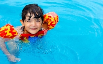 Stadtrat beschließt Bau von zehn zusätzlichen Schulschwimmbädern