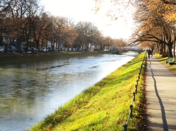 Der Kanal hat eine Haut bekommen...
