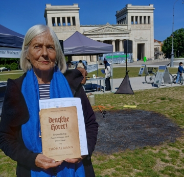 Königsplatz: Lesung aus verbrannten Büchern