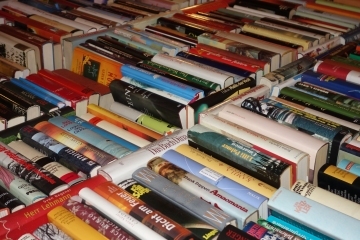 Großer Bücherflohmarkt in St. Philippus am 14. und 15. März