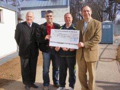 Spendenübergabe: 800 Euro für DJK Pasing C1 Jugend